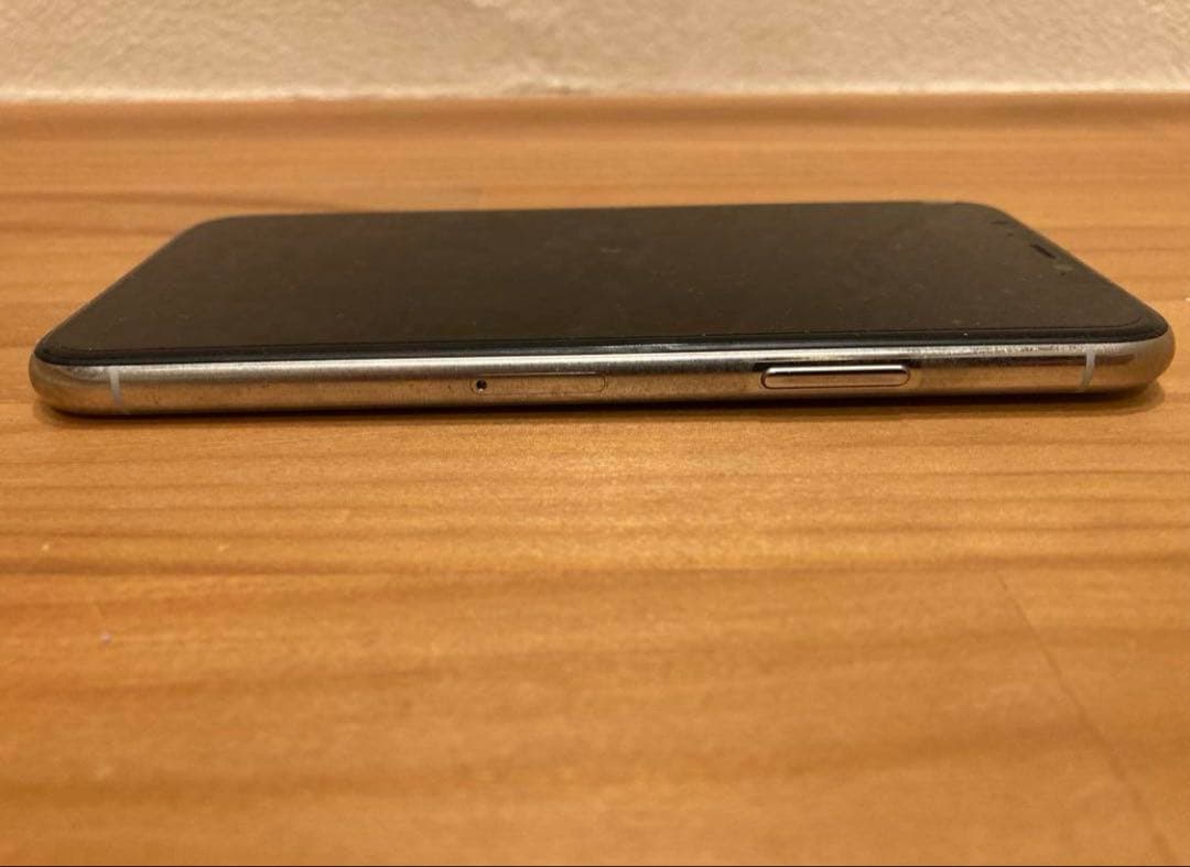 iPhone 11 pro 256GB カバー付き