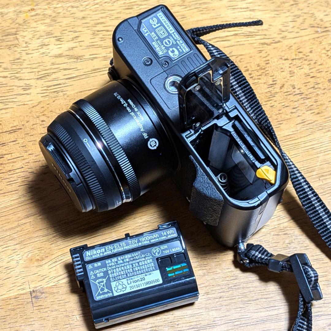 Nikon 1 V1 ＋ 1NIKKOR18,5単焦点レンズ＋レンズフード