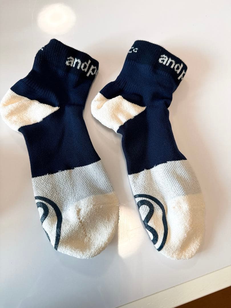 and per se バイザー、ボールホルダー(美品)シュシュ靴下(新品未使用)