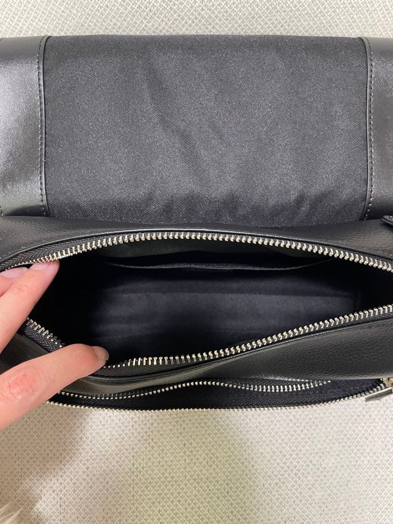 BEARDSLEY ビアズリー ブラックレザー ボディバッグ