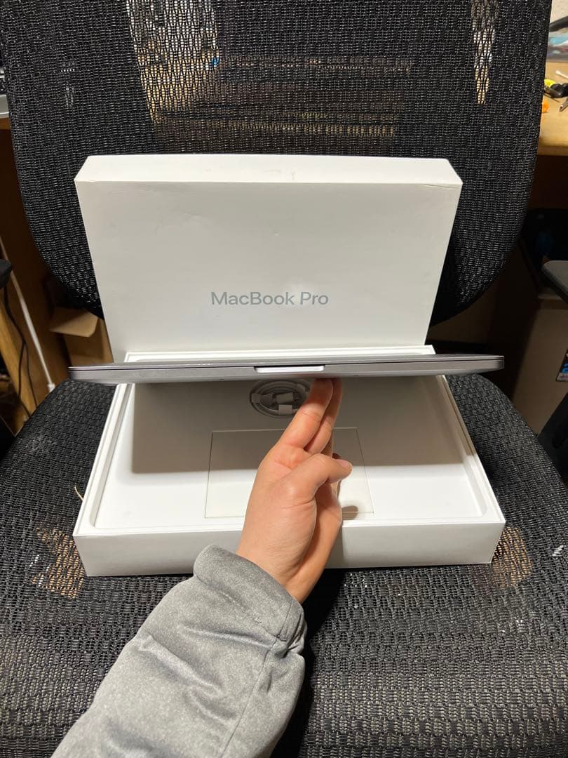 MacBook Pro 13インチ (2020) 本体