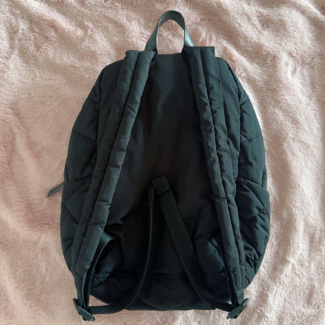 タイムセール中　ブラック　キルティング　リュック　バックパック