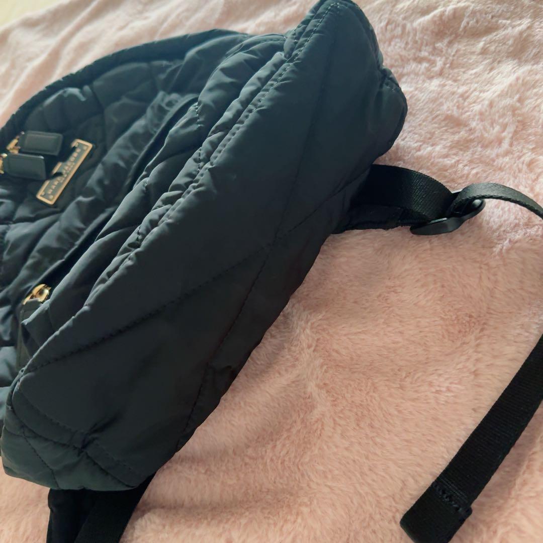 タイムセール中　ブラック　キルティング　リュック　バックパック