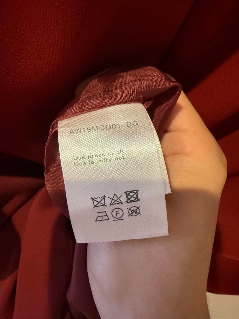 日本製未使用AKIRANAKA バーガンディ 半袖ワンピース