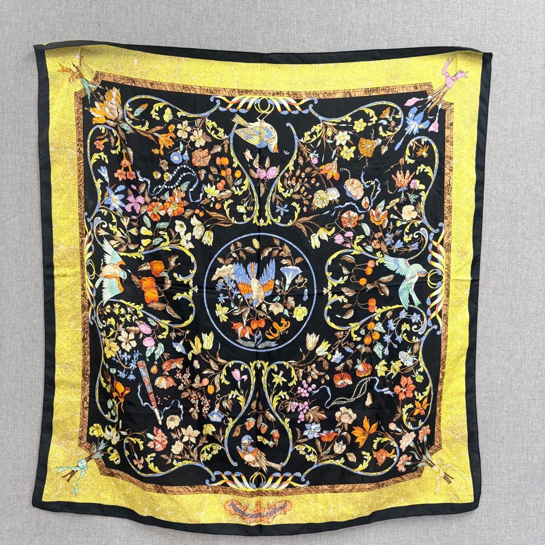 美品 HERMES エルメス カレ90 東洋の石と西洋の石細工 スカーフ 黒