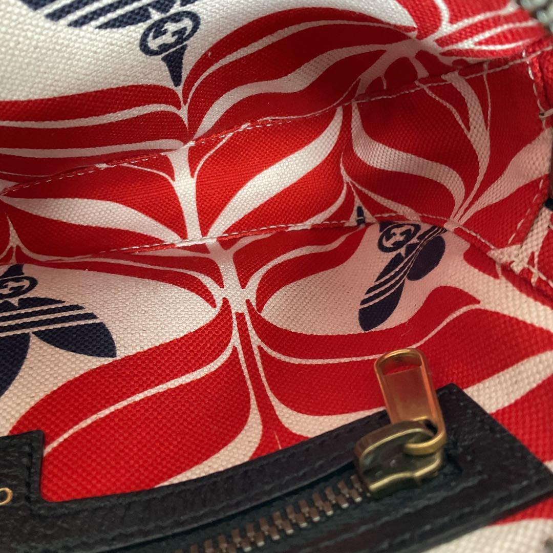 adidas × Gucci ボディバッグ・ウエストポーチ　コラボ　ロゴ入り