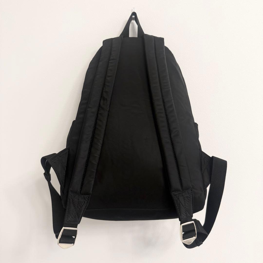 美品 MARY QUANT ナイロンマットサテンデイジー リュック ブラック