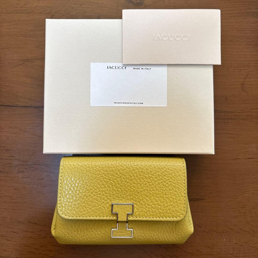 IACUCCI イエロー レザー 二つ折り財布 - メルカリ