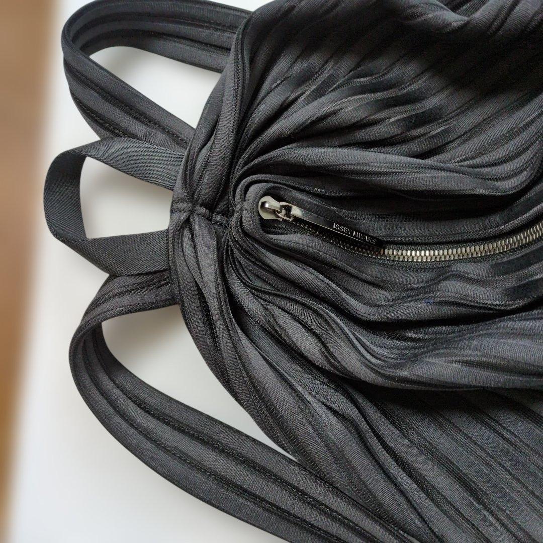 ISSEY MIYAKE シアーストライプリュック黒