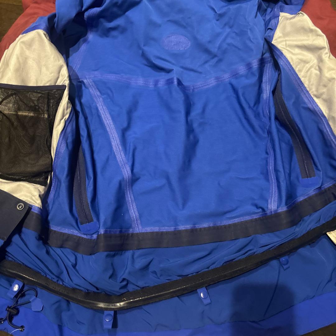 KHUSフード付きウェア