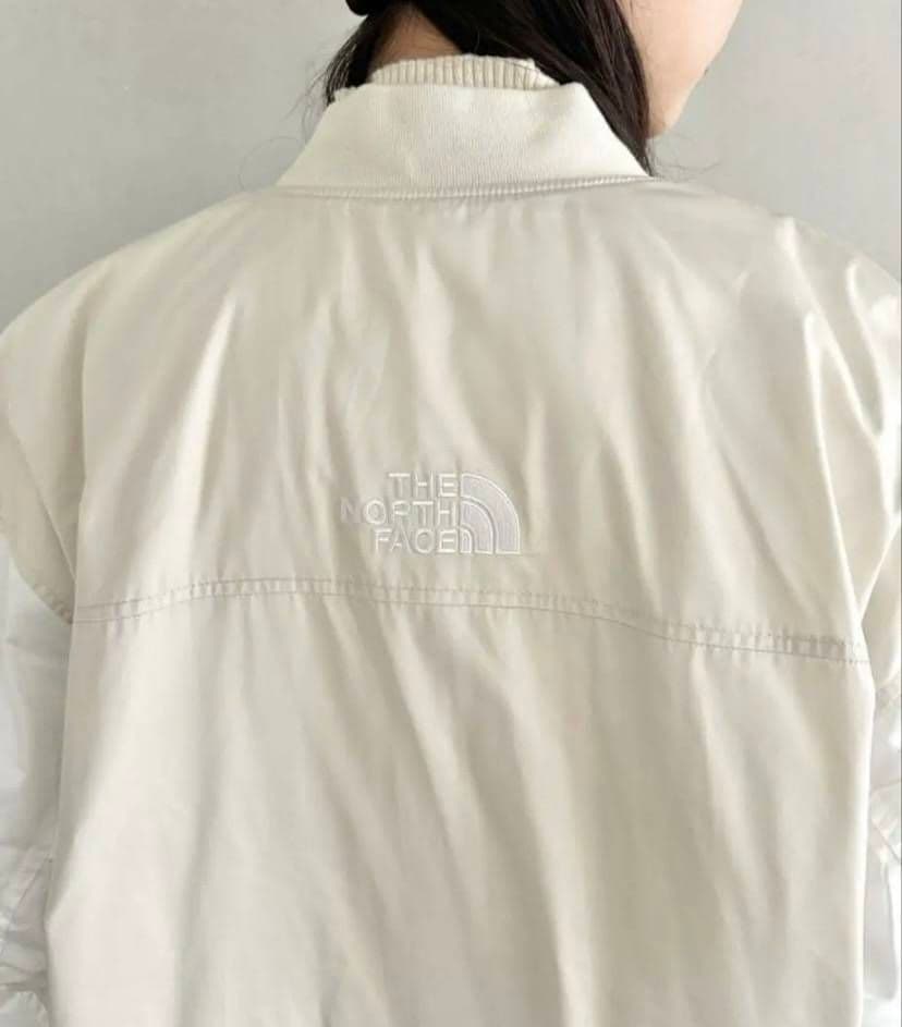 ☆大人気商品☆ノースフェイス ホワイトレーベル　ブラック 　Мサイズ スタジャン