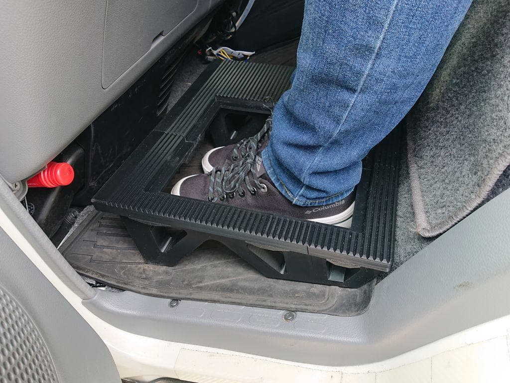 TOYOTA カムロード・ダイナ用　助手席側専用フットレスト（足置き）