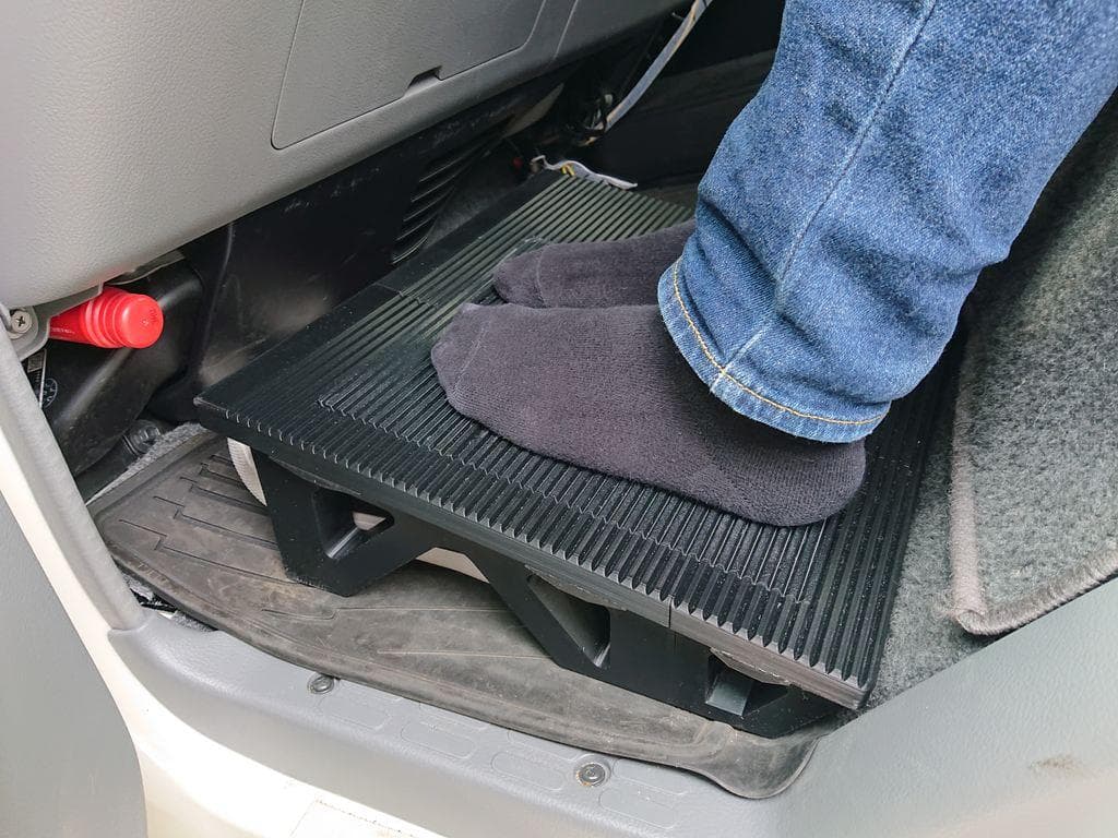 TOYOTA カムロード・ダイナ用　助手席側専用フットレスト（足置き）