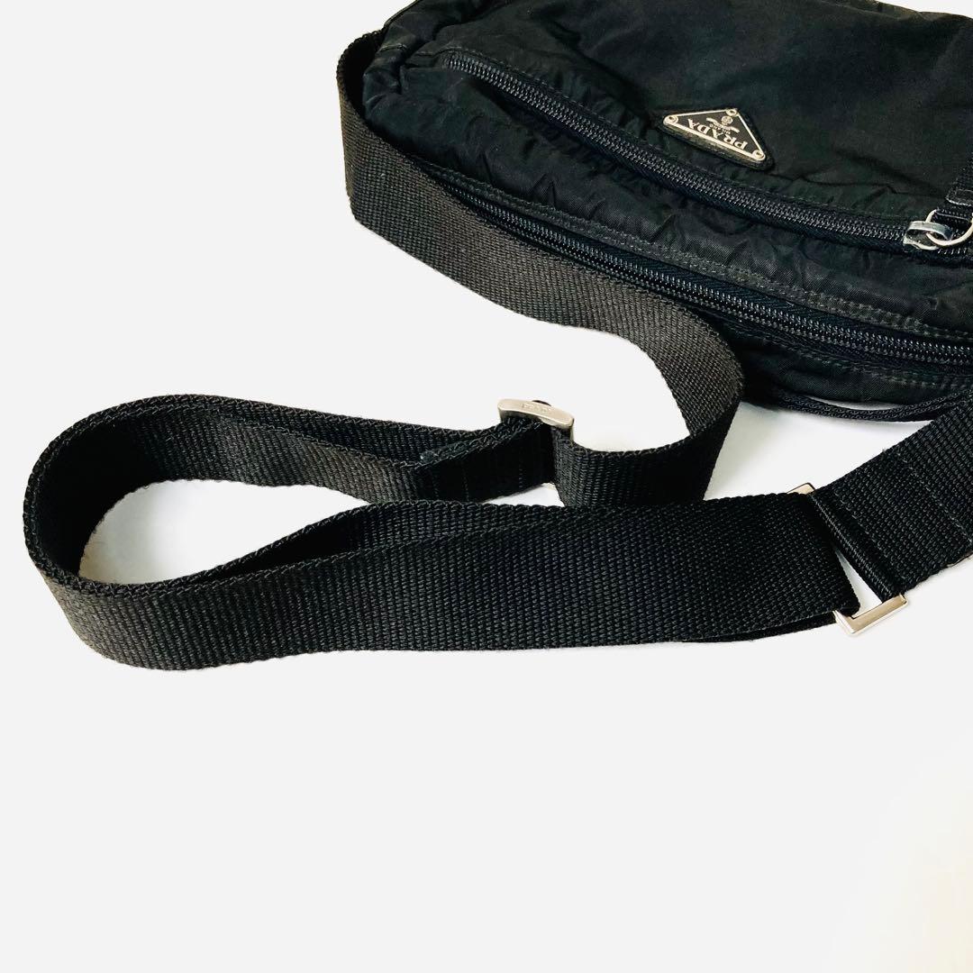 プラダ 三角プレート カメラバッグ ボディバッグ