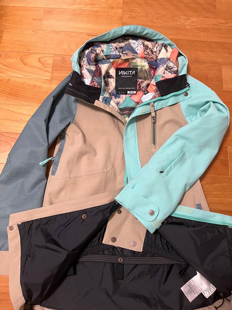 スノーボードウェア、スキーウェア、女性用