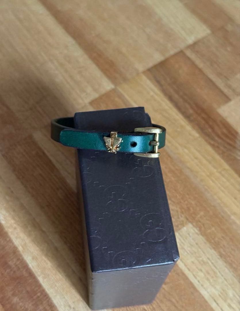 希少品】GUCCI ミケーレ期 レザーバングル グリーン - メルカリ