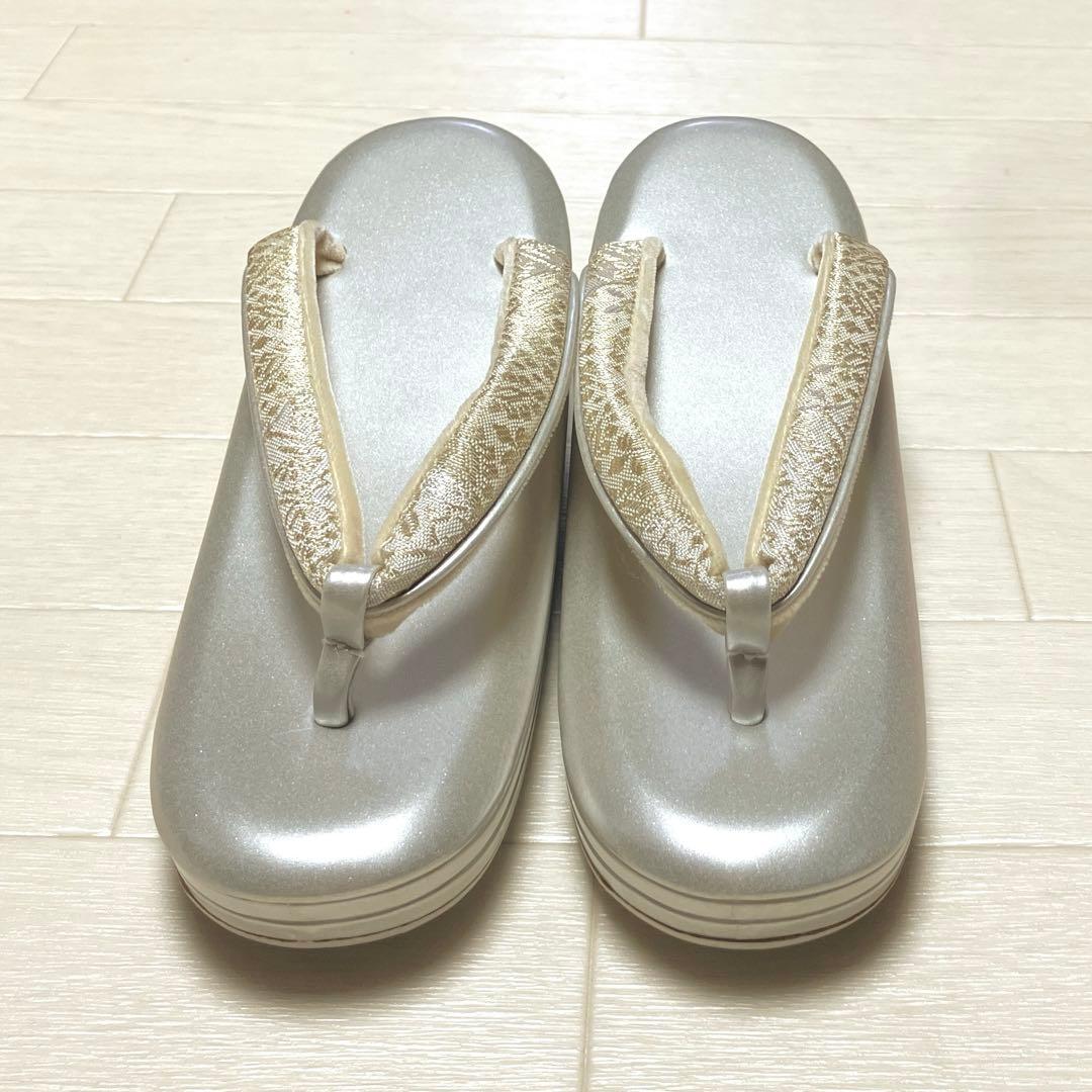 《美品》草履バッグセット　帯地　淡いゴールド