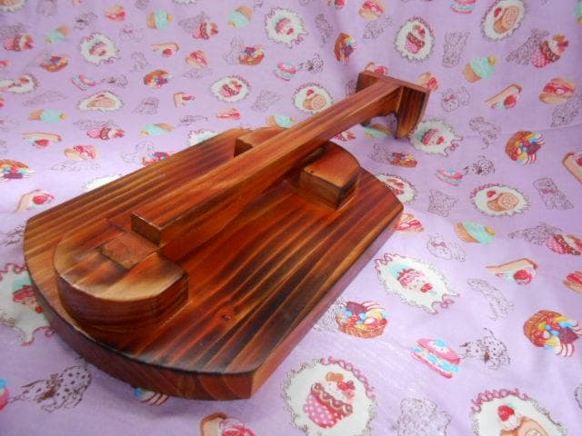 新品未使用(送料無料)8.980円　沖縄三線専用　木製三線台三個セット一括販売