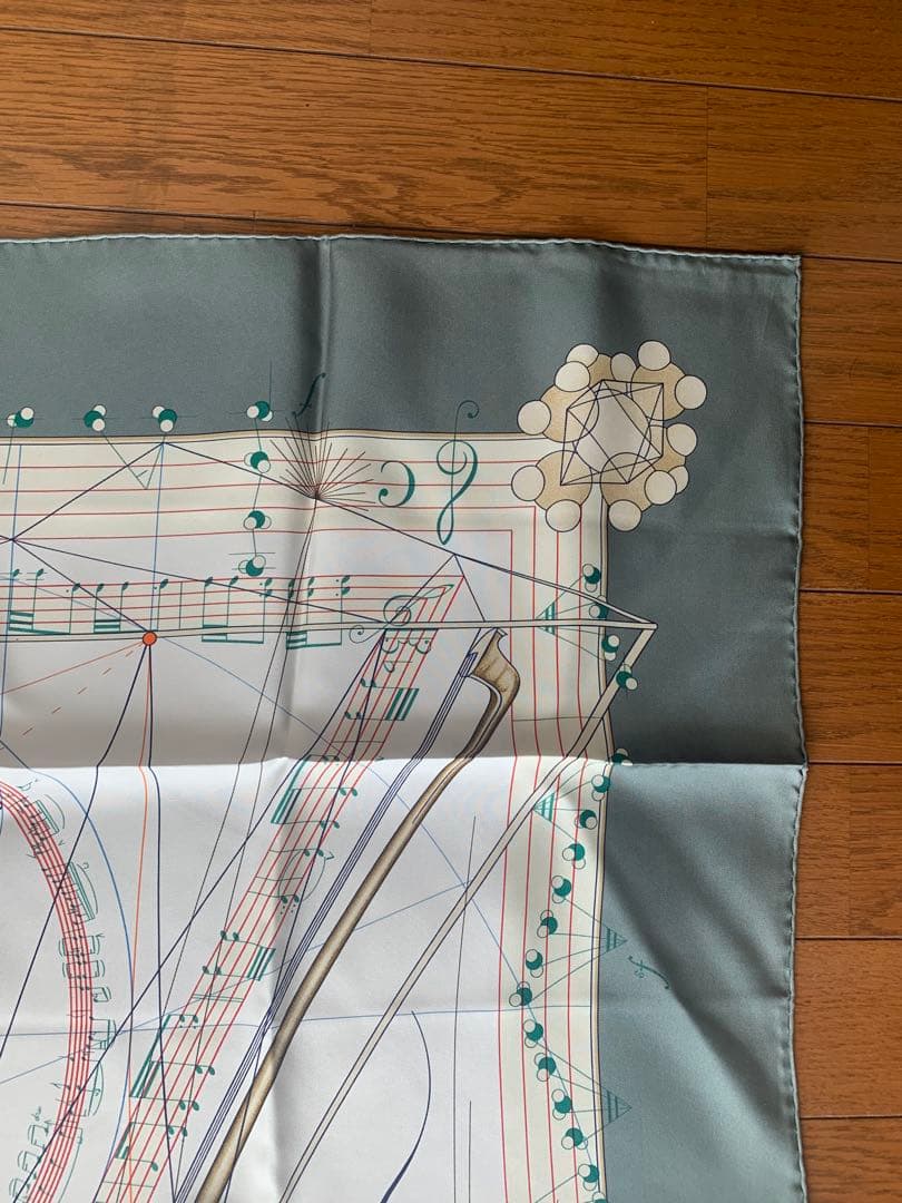 スカーフ　エルメスカレ90 La Musique des Spheres