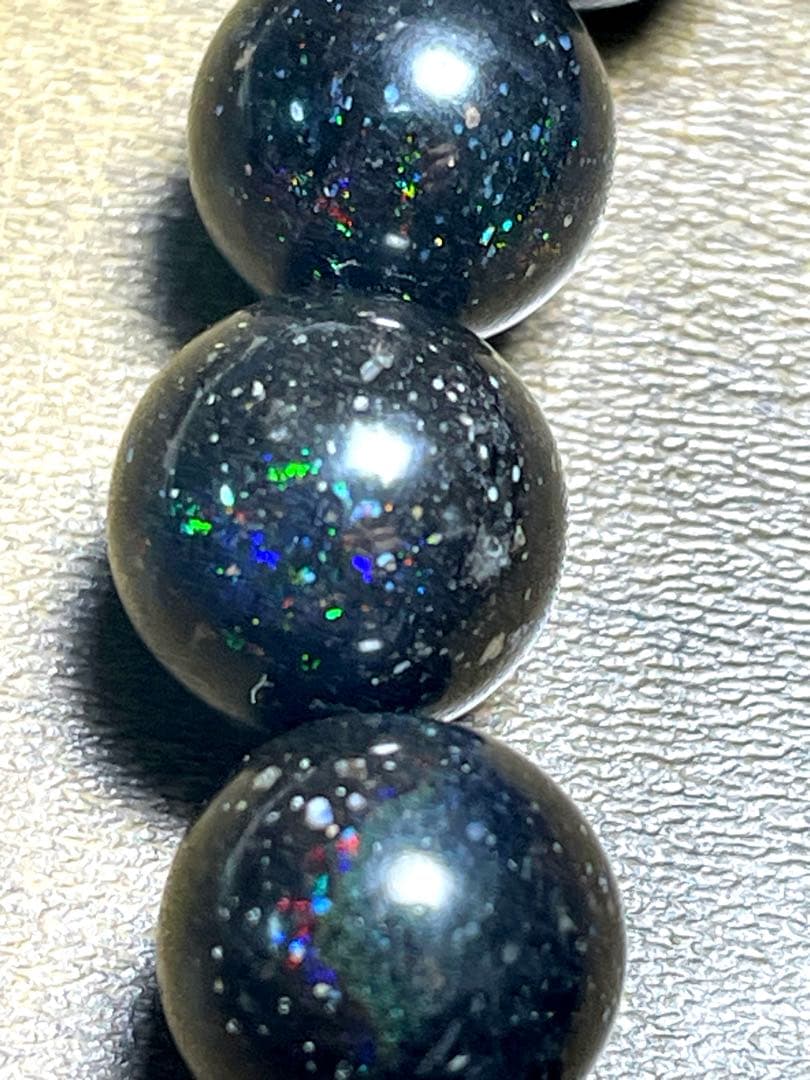 【新入荷】超高品質　ブラックマトリックスオパールブレス9.7㎜（新品未使用）虹色