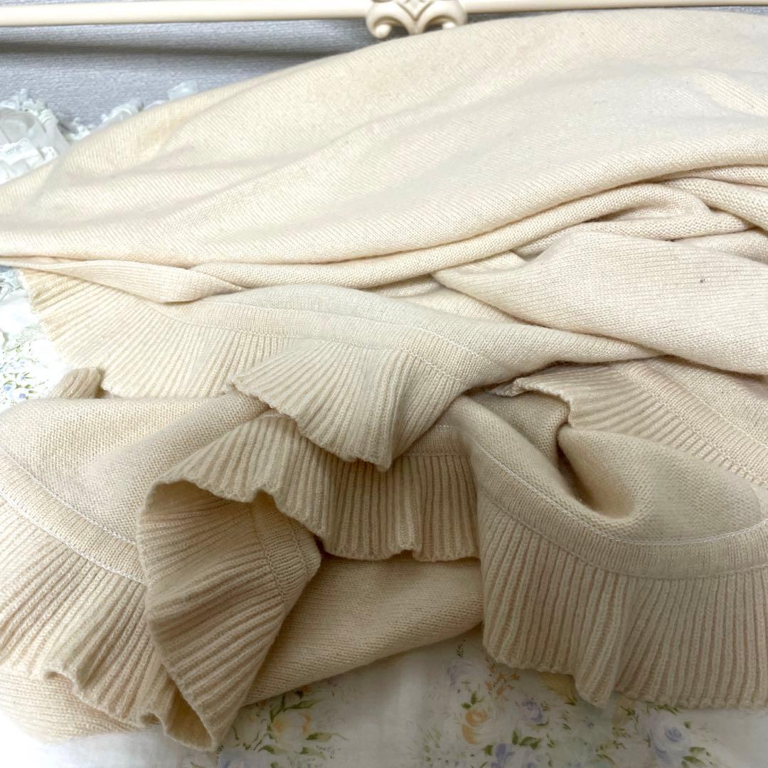 ♡フォクシーフリルストールカシミア100%♡エクリュ肌寒い日に