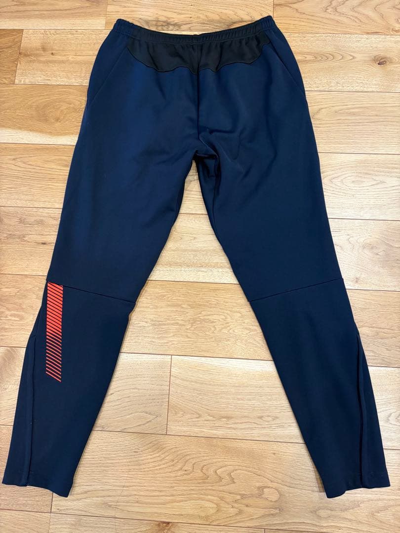 ASICS トレーニングウェア　上下セット ヴィッセル神戸　人気