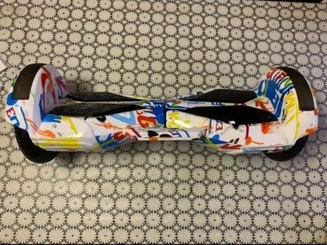 ☆カラフル 電動スケボー セグウェイ LEDライト付☆