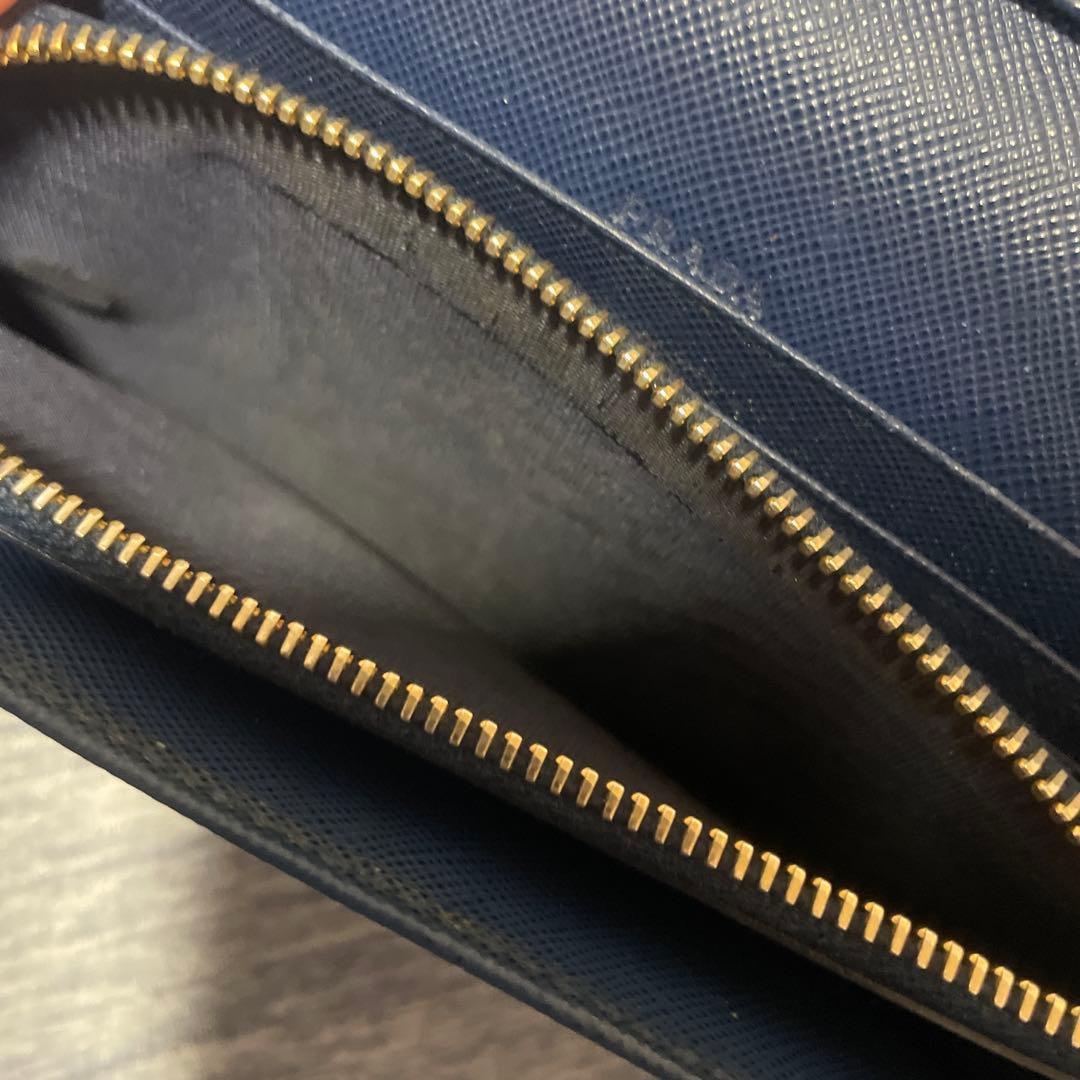 PRADA ネイビー 長財布
