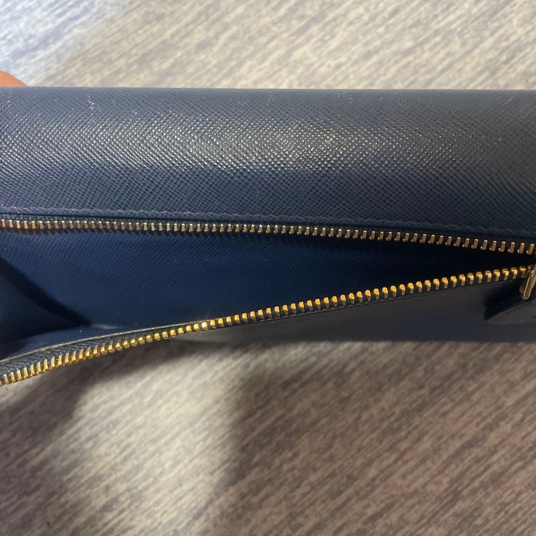 PRADA ネイビー 長財布