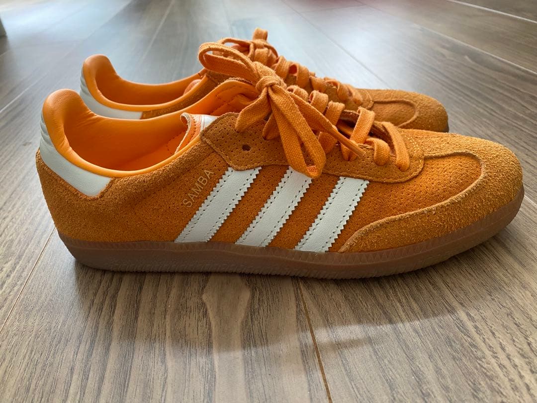 紅子　adidas オレンジ スエード スニーカー　25cm
