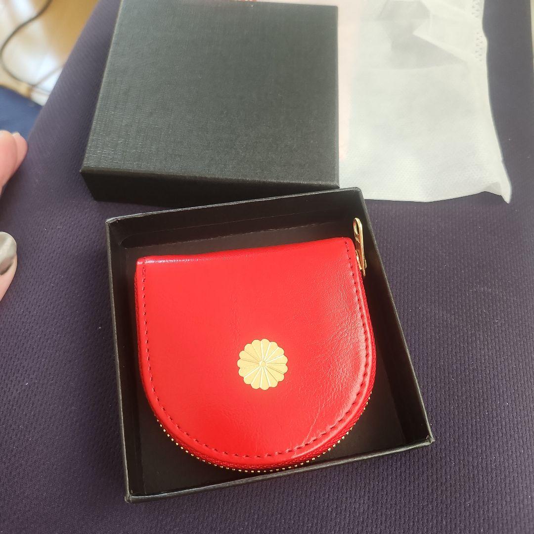 新品】皇居菊の御紋 馬蹄型 コインケース 財布 小銭入れ 牛革 赤