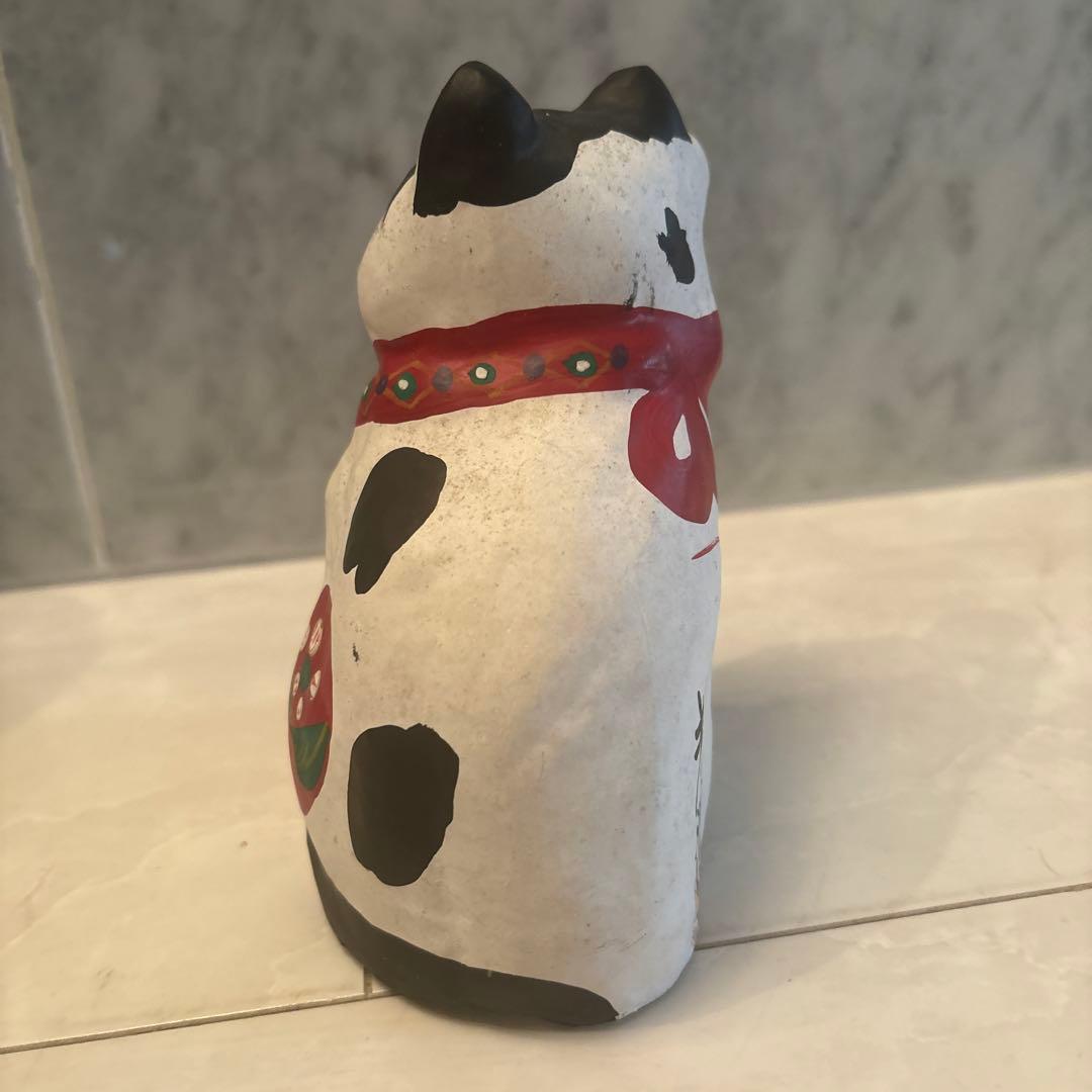 佐々木孝和作　岩手県郷土玩具 民藝手描きの瞳やまつ毛、ヒゲ、色彩が芸術的な張子猫