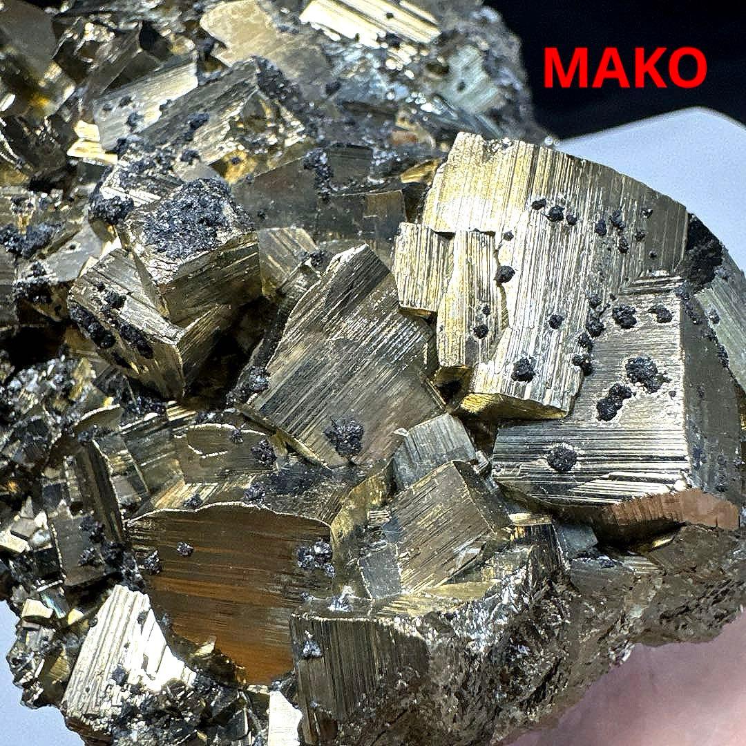 M1768☆パイライト原石クラスター2.7Kg☆天然石　原石☆N50716