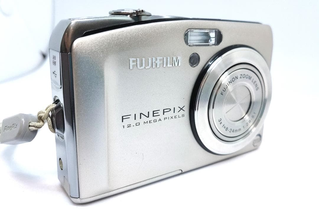 FUJIFILM FinePix F50fd 12Mピクセル デジカメ　完動