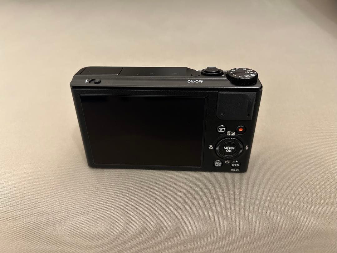 FUJIFILM XQ1 コンパクトデジタルカメラ