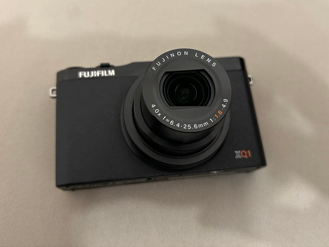 FUJIFILM XQ1 コンパクトデジタルカメラ