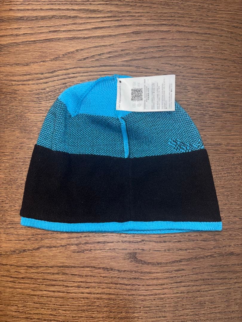 ARC'TERYX 水色ニット帽・ビーニー