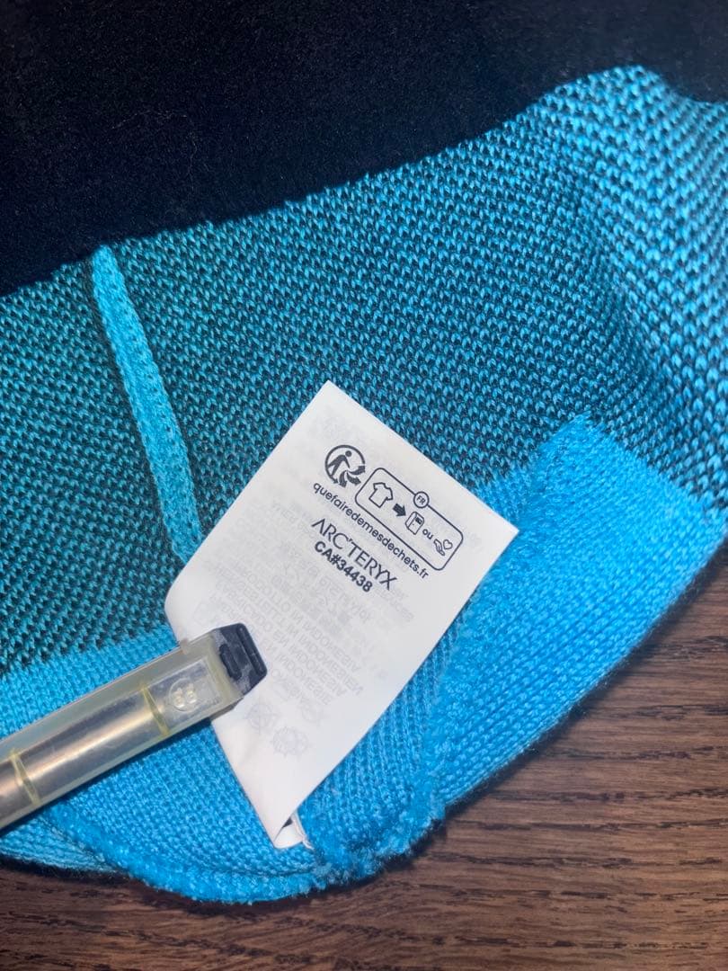 ARC'TERYX 水色ニット帽・ビーニー