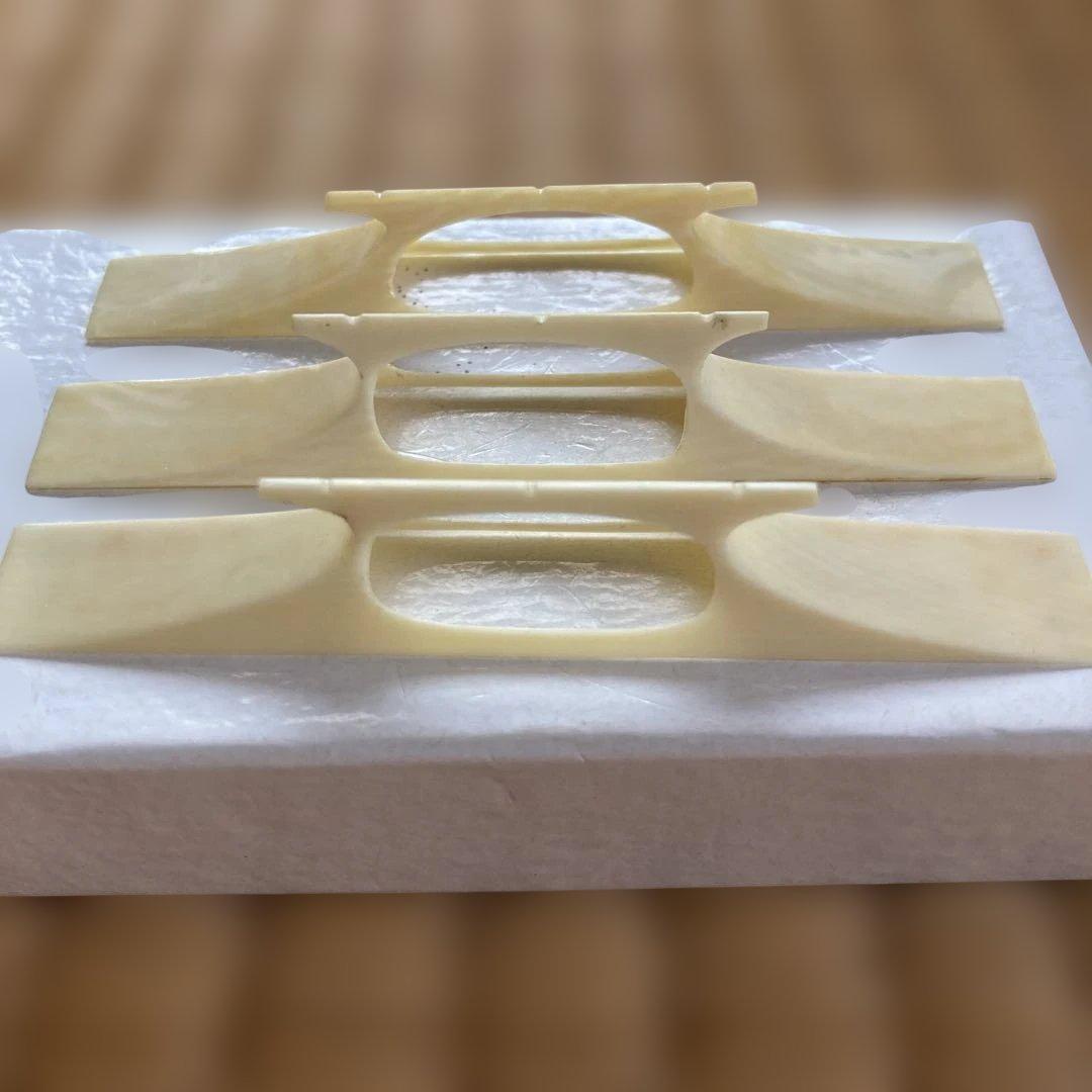 自然素材の三味線の三絃駒 3個セット ケース付き