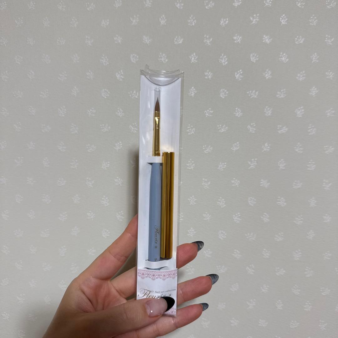 新品 フルーリア デザインスカルプチュアブラシ 10mm - メルカリ