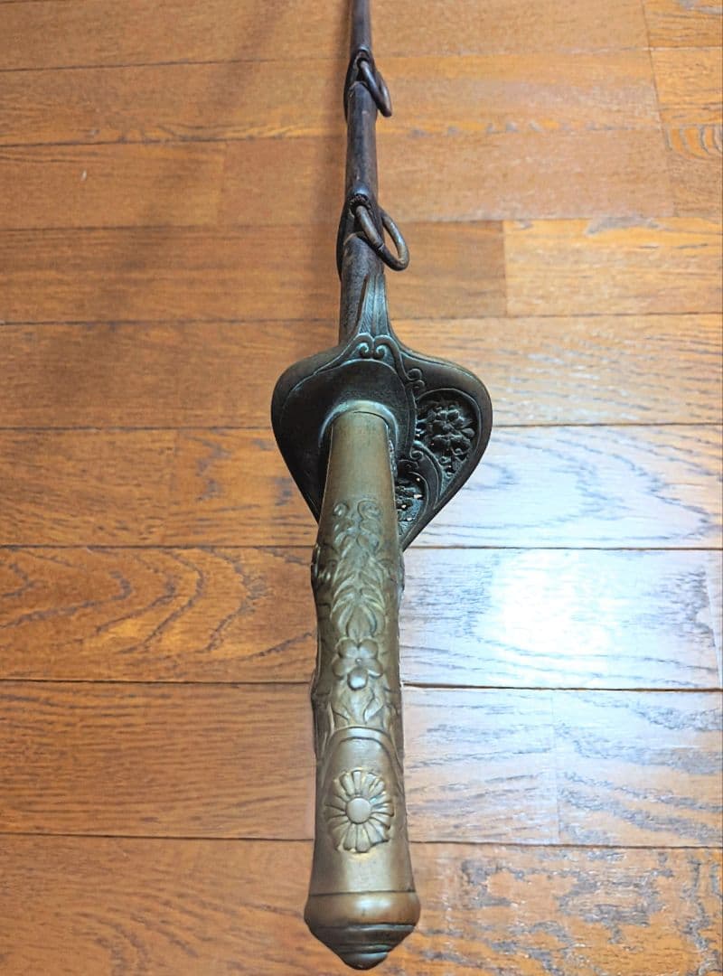 当時物】旧日本軍 軍刀 指揮刀 模造刀身 サーベル 十六葉八重表菊