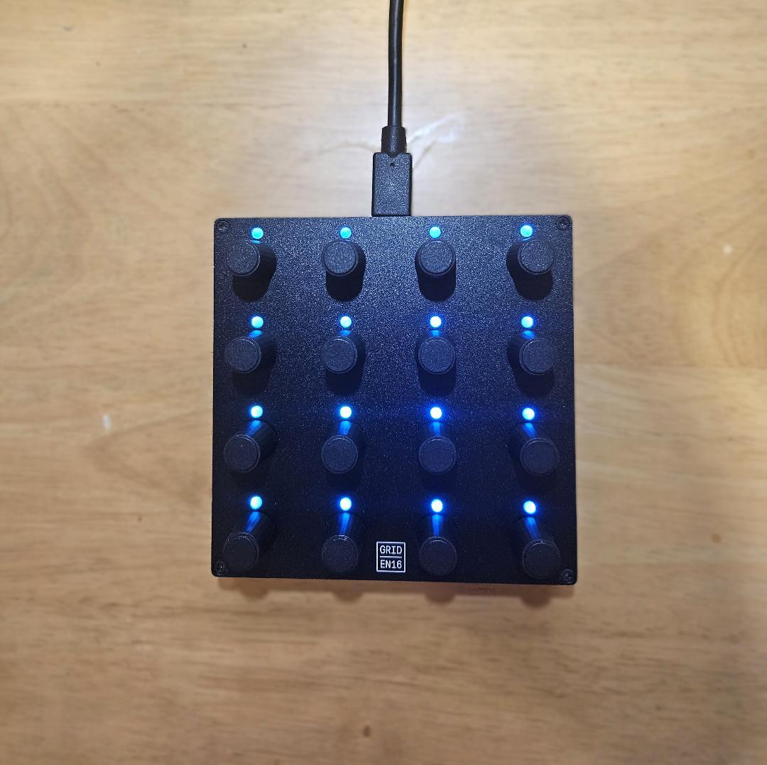 Intech Studio EN16 MIDIコントローラー