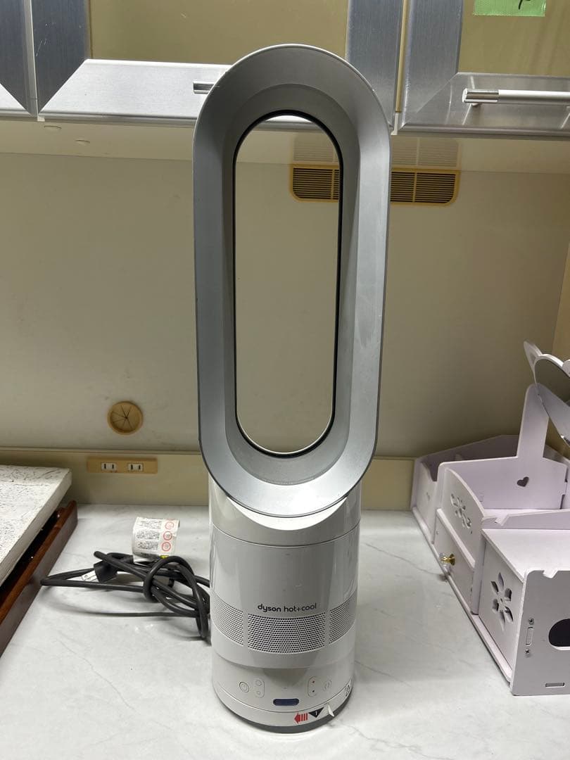 Dyson hot+cool タワー型冷暖房機 - メルカリ