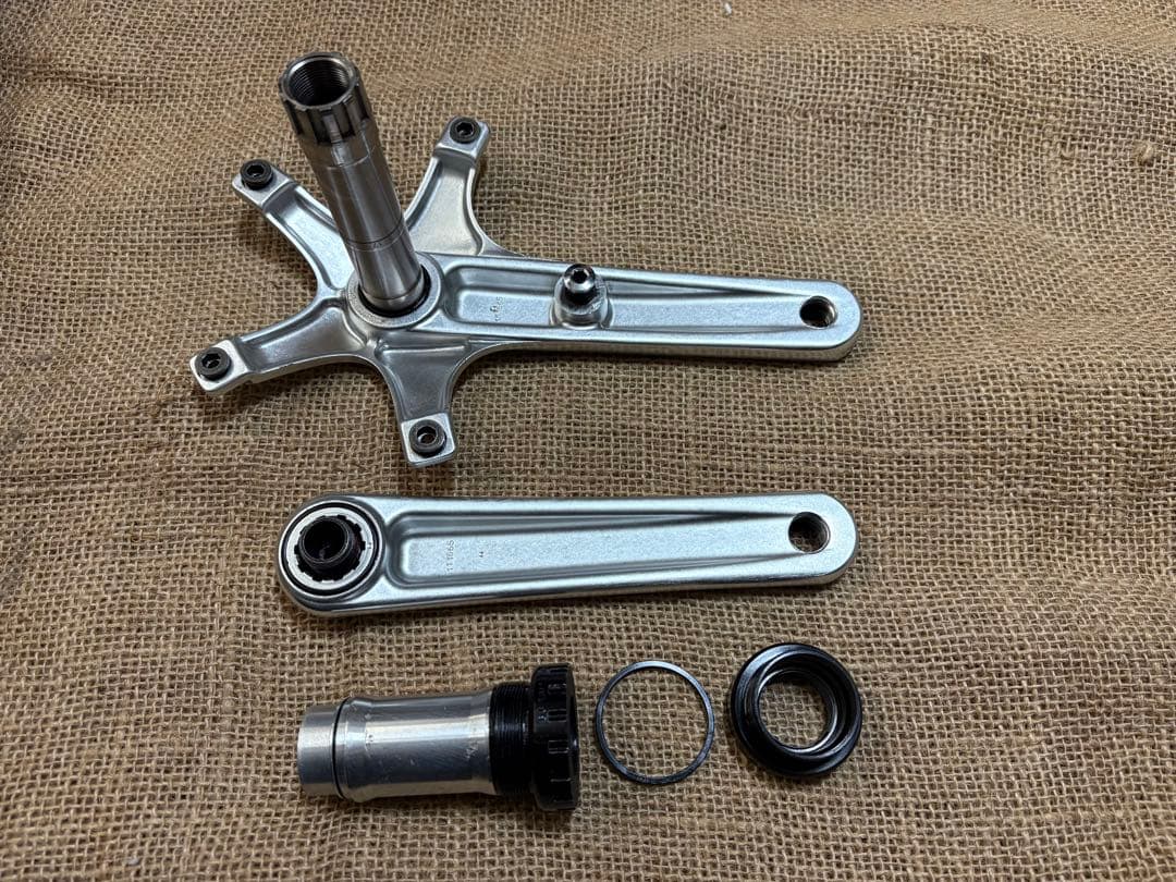 みーばい。MICHE ミケ Pistard 2.0クランクBB付属ピスト