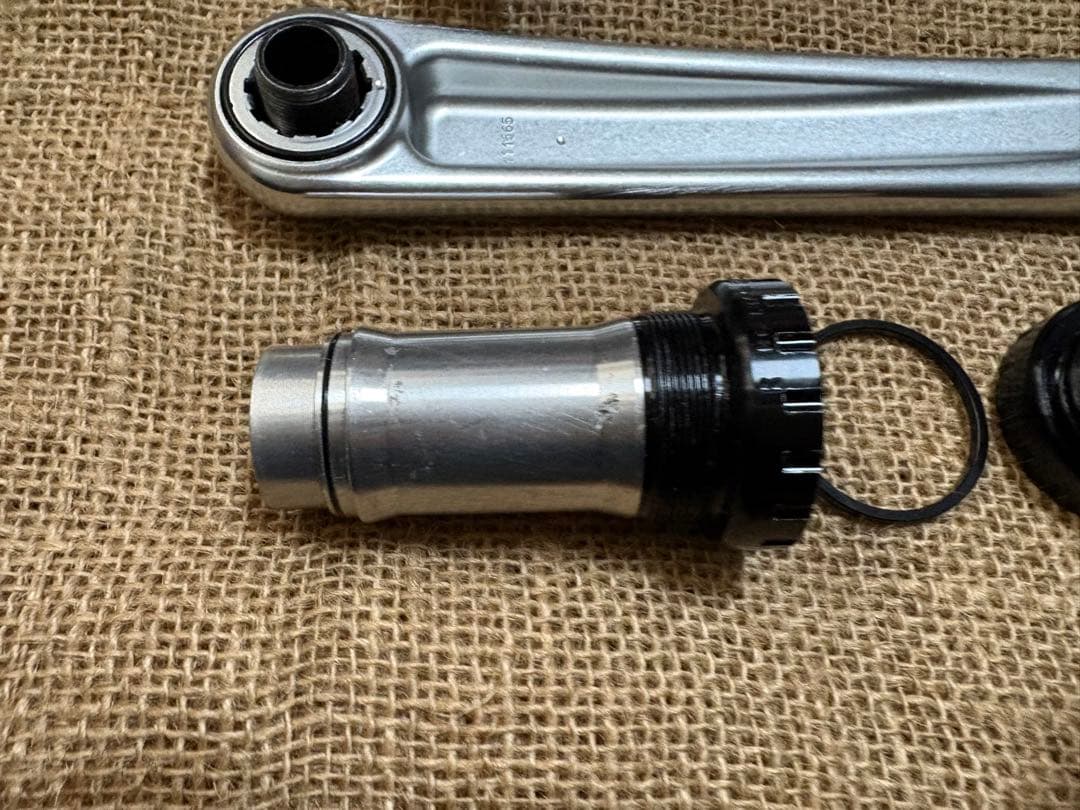 みーばい。MICHE ミケ Pistard 2.0クランクBB付属ピスト