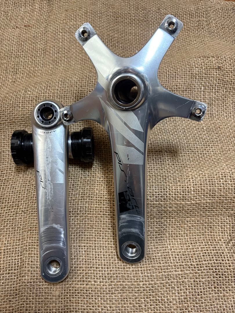 みーばい。MICHE ミケ Pistard 2.0クランクBB付属ピスト