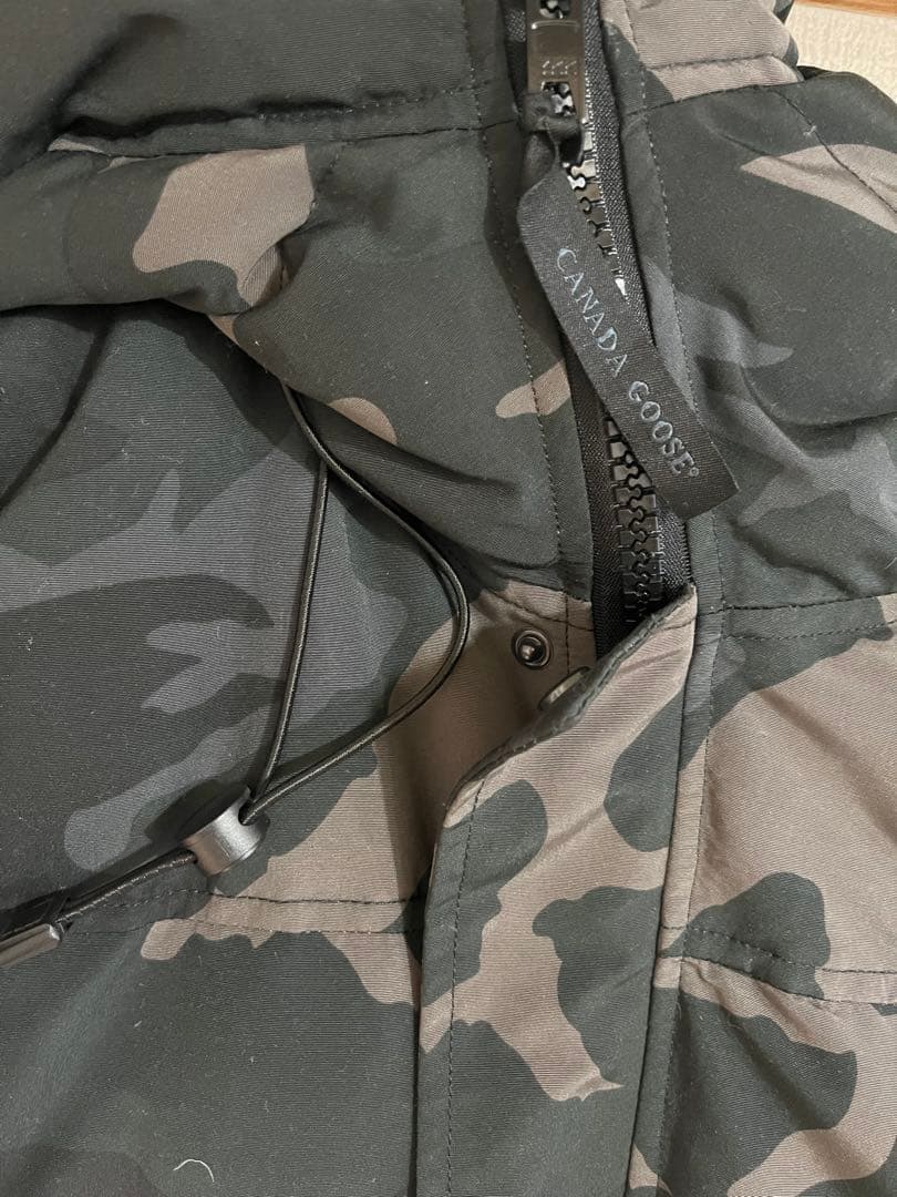   カモフラージュ ダウンジャケット　L