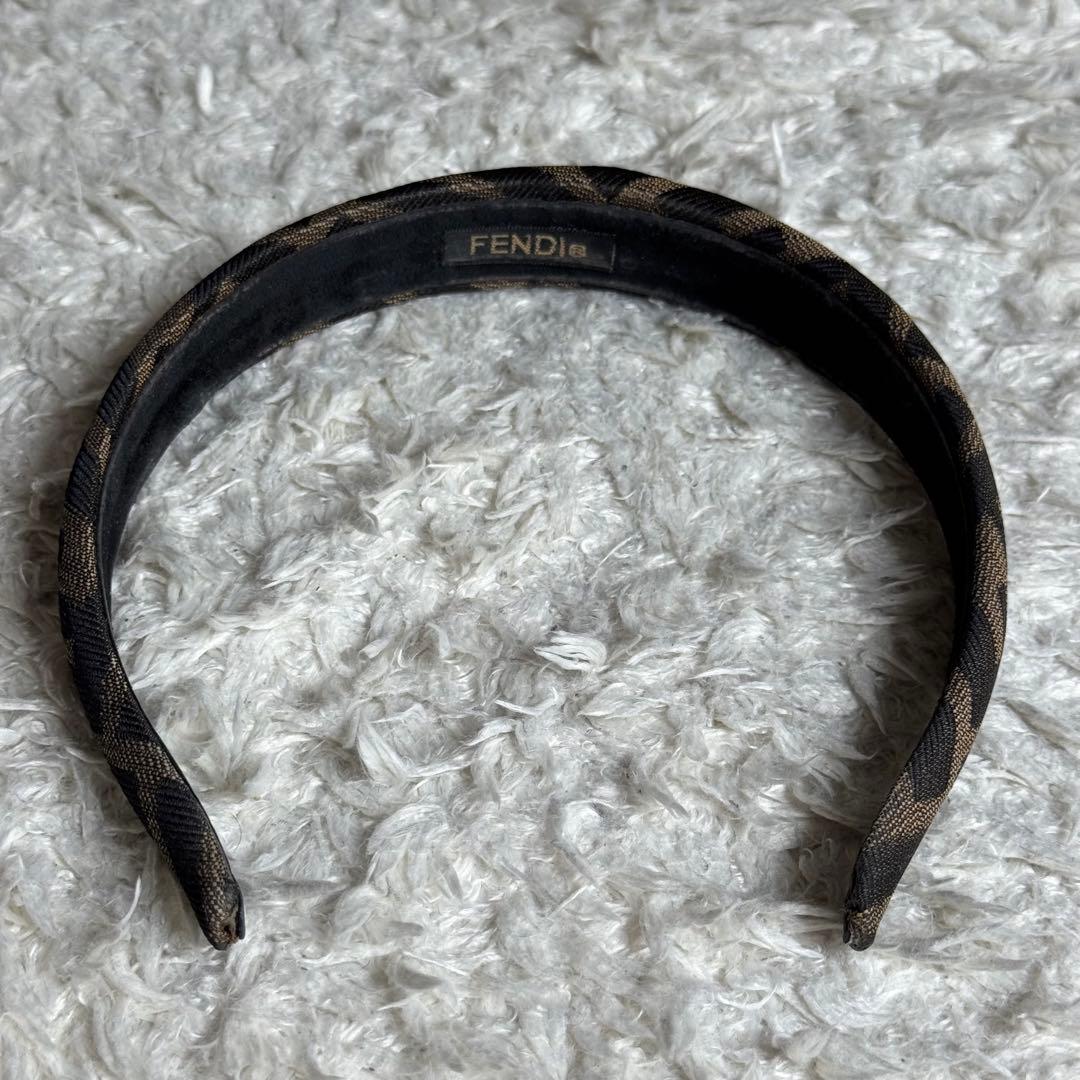 フェンディ FENDI カチューシャ ズッカ柄 ロゴ総柄 クッション ヘアバンド