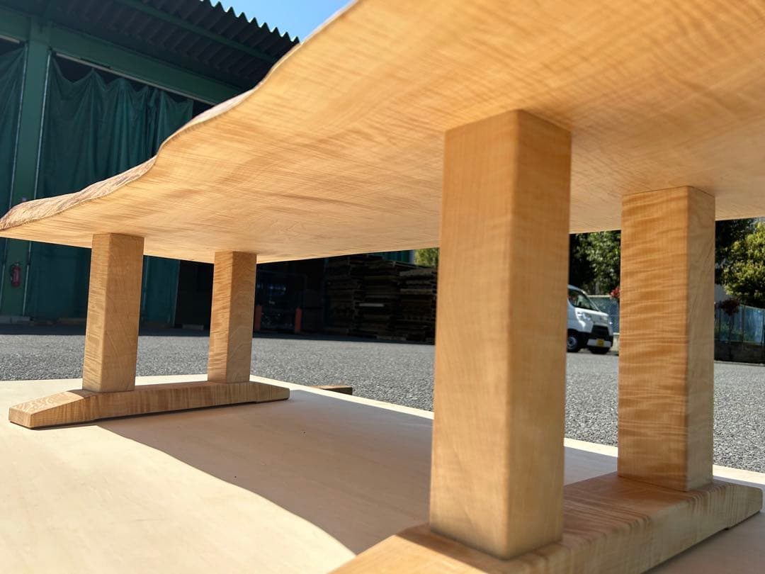 [たのメル便] 白栃　極上杢　一枚板ローテーブル　新品未使用