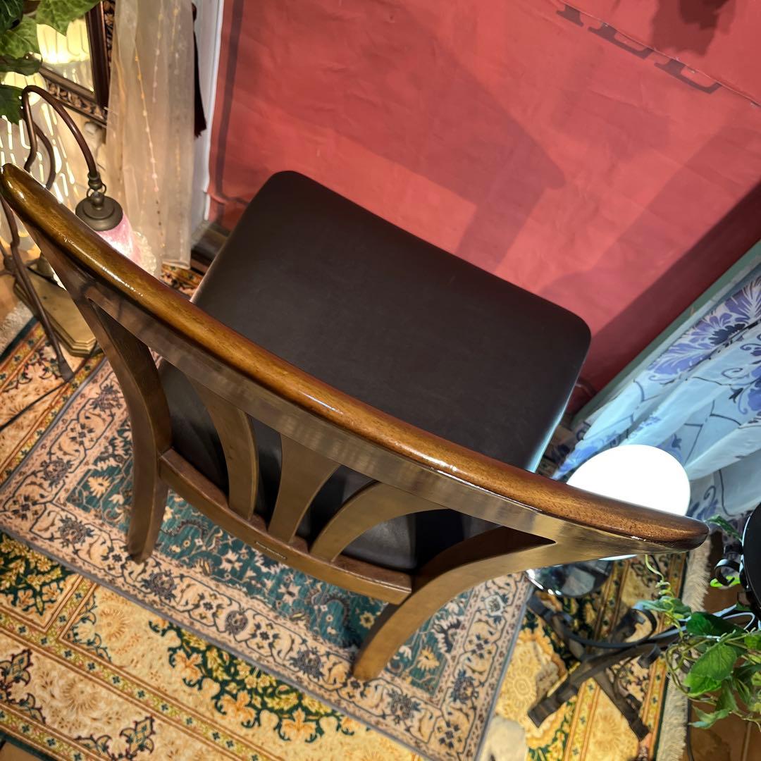 L２　カリモク　スタイリッシュモダン　チェア